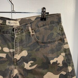 Gap Camo Green Women's Shorts